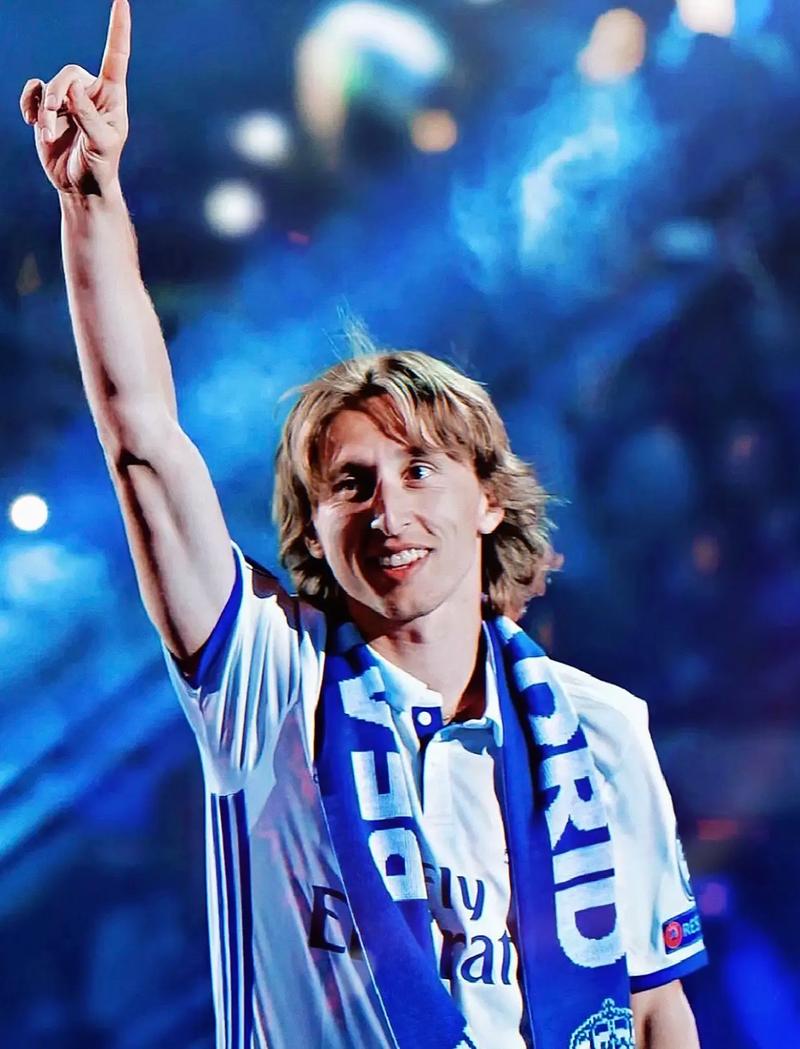 知名巴萨球迷：梅西不该偷偷的溜进诺坎普，这不是他家而是我们的